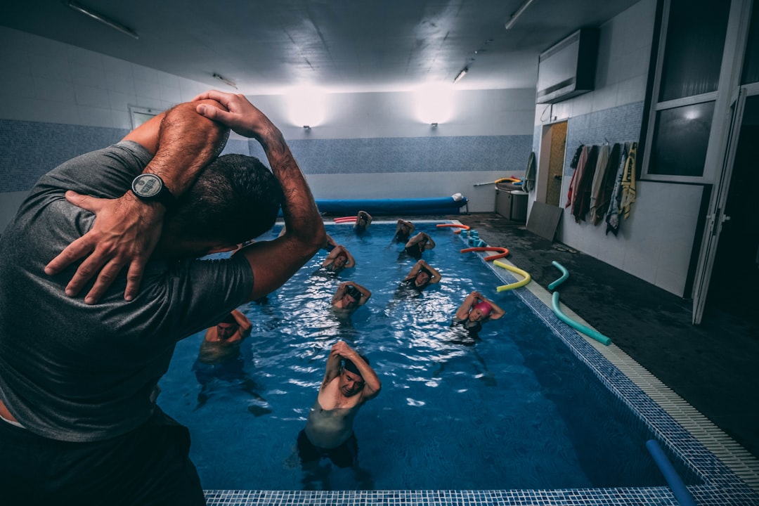 découvrez nos services de personal trainer pour atteindre vos objectifs fitness. profitez d'un accompagnement personnalisé et d'entraînements adaptés à votre niveau et à vos besoins. que vous souhaitiez perdre du poids, gagner en muscle ou améliorer votre condition physique, nos entraîneurs certifiés sont là pour vous guider et vous motiver.