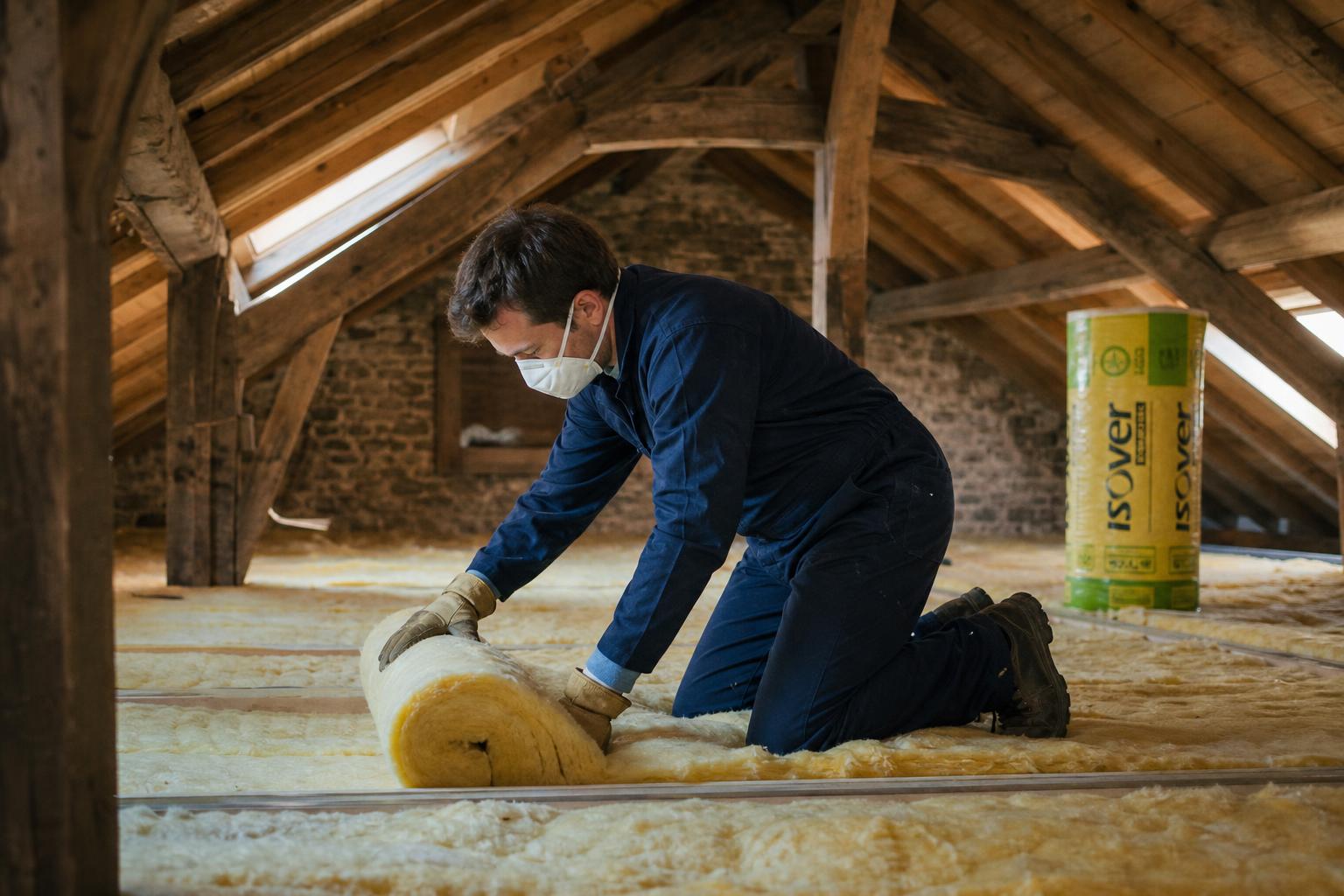 découvrez le prix au m² pour l'isolation des combles en 2026 et les aides financières disponibles pour réduire vos coûts. guide complet pour bien isoler votre maison.